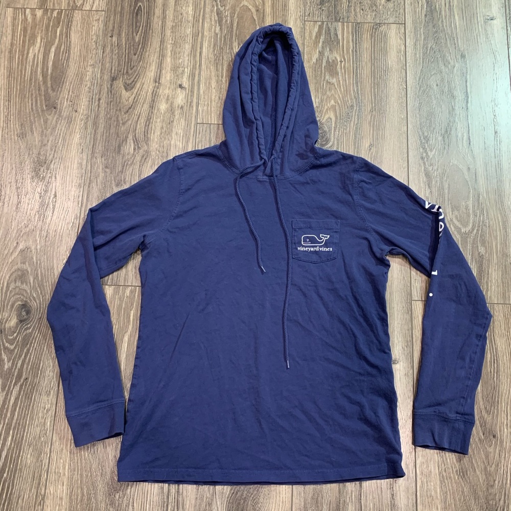 🍎 3/$30 Vineyard Vines long sleeve hooded T-shirt